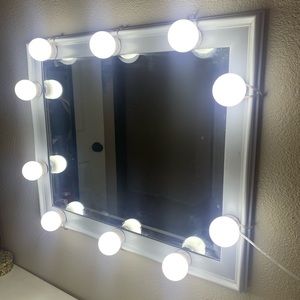 Light up vanity mirror